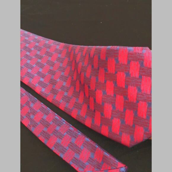 Kenneth Cole New York  SEXY Shimmer Red and Blue‎ Men’s Tie - Picture 3 of 5